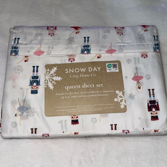 Snow day cozy home  QUEEN SIZE Nutcracker Christmas Sheet Set (Nutcracker Suite) - Picture 1 of 9